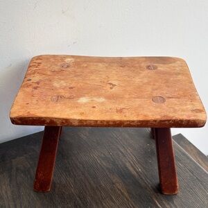 Vintage Cushman foot stool 9038, maple, rustic, top 13x9”, 8” tall